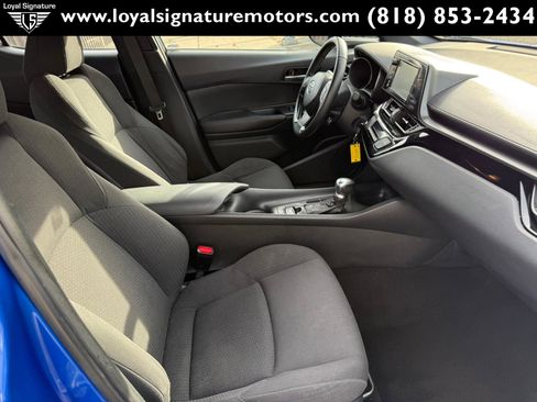 Used 2018 Toyota C-HR XLE image 23