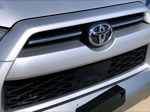Used 2024 Toyota 4Runner TRD Off-Road image 31