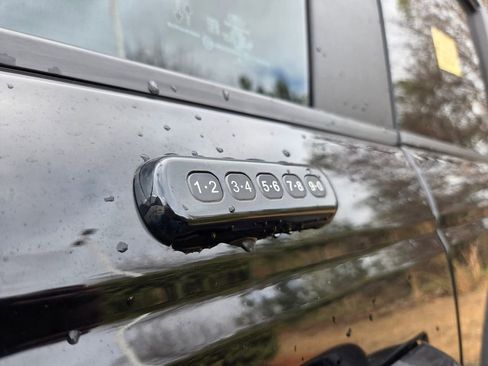 Used 2022 Ford Bronco Raptor image 5