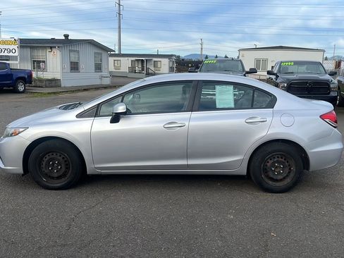 Used 2013 Honda Civic LX image 2