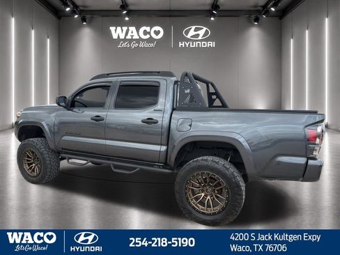 Used 2021 Toyota Tacoma Limited AWD/4WD image 8