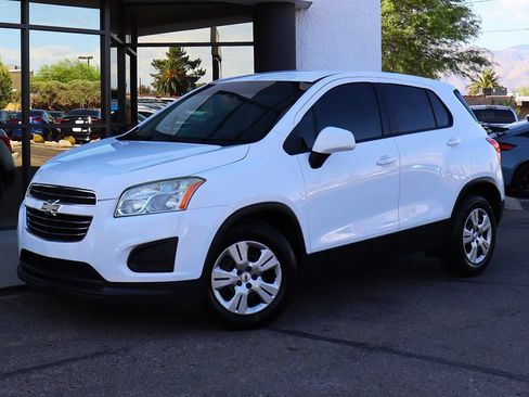 Used 2016 Chevrolet Trax LS w/ LPO, Cargo Package FWD image 2