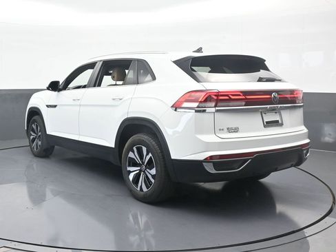 Used 2024 Volkswagen Atlas Cross Sport SE image 4
