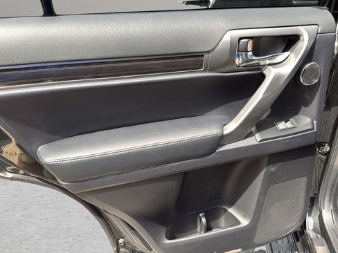 Used 2023 Lexus GX 460 Premium AWD/4WD image 14