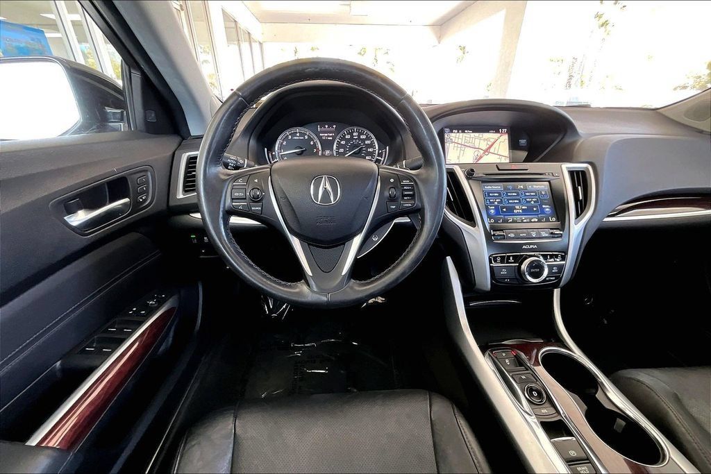 Used 2016 Acura TLX w/ Technology Package FWD image 8