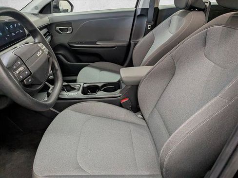 Used 2025 Kia K4 FWD image 14