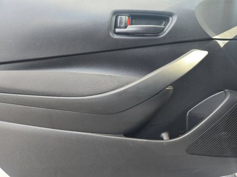 Certified 2025 Toyota Corolla LE FWD image 10
