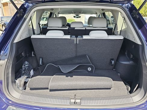 Used 2023 Volkswagen Tiguan SE FWD image 13