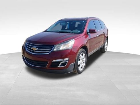 Used 2017 Chevrolet Traverse LT w/ Style and Technology Package FWD image 8