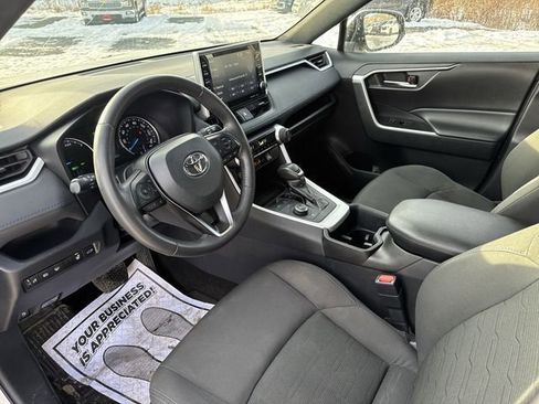 Used 2022 Toyota RAV4 SE w/ Convenience Package image 10
