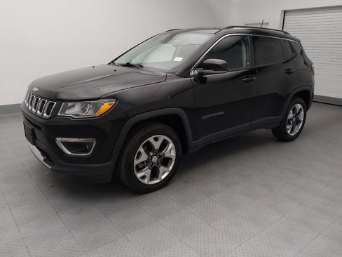 Used 2017 Jeep Compass Limited AWD/4WD image 2