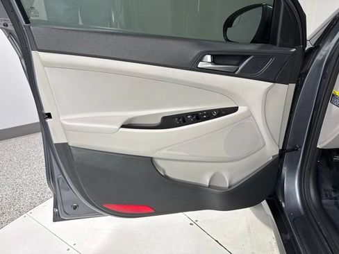 Used 2018 Hyundai Tucson SE AWD/4WD image 8