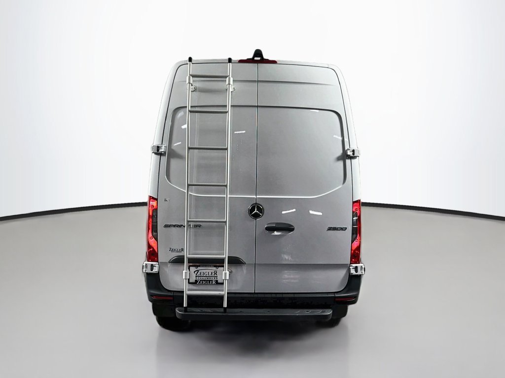 Used 2024 Mercedes-Benz Sprinter 2500 image 6