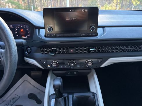 Used 2023 Honda Accord EX image 17