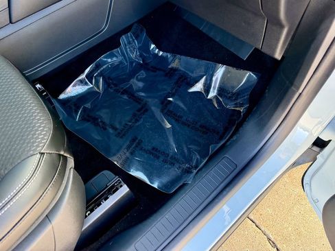 Certified 2025 Ford Escape SE image 20