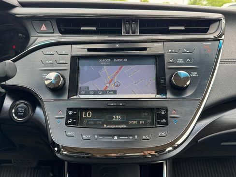 Used 2017 Toyota Avalon Limited FWD image 12