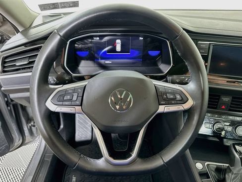 Certified 2023 Volkswagen Jetta SE w/ Panoramic Sunroof Package FWD image 12