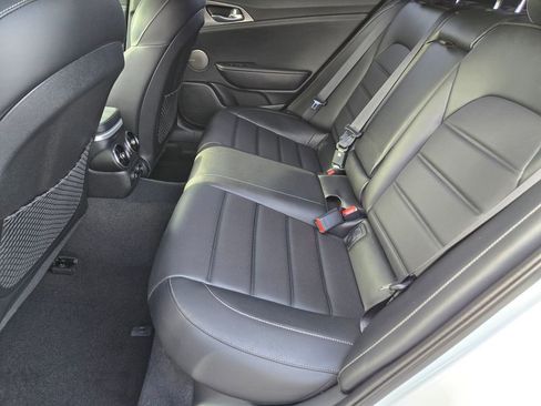 Used 2019 Kia Stinger GT2 image 12