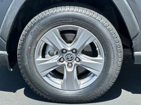 Used 2023 Toyota RAV4 LE AWD/4WD image 30
