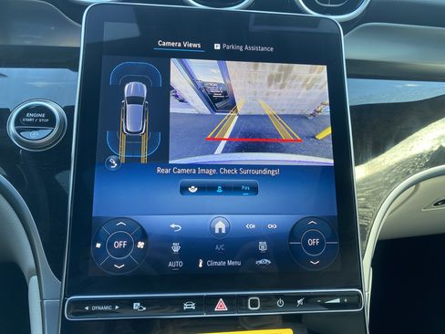 Used 2025 Mercedes-Benz GLC 300 4MATIC image 16