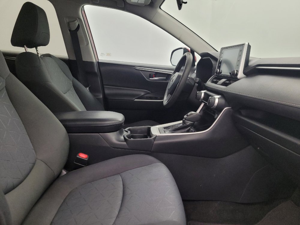 Used 2021 Toyota RAV4 XLE w/ Convenience Package FWD image 21