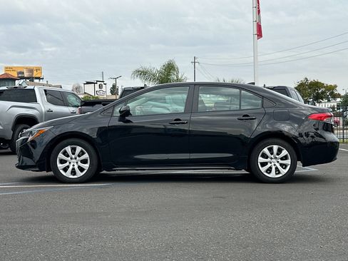 Used 2024 Toyota Corolla LE image 2