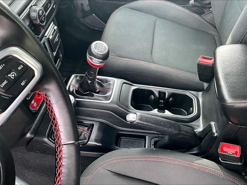 Used 2020 Jeep Wrangler Rubicon AWD/4WD image 16
