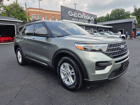 Used 2020 Ford Explorer XLT w/ Comfort Package AWD/4WD image 3