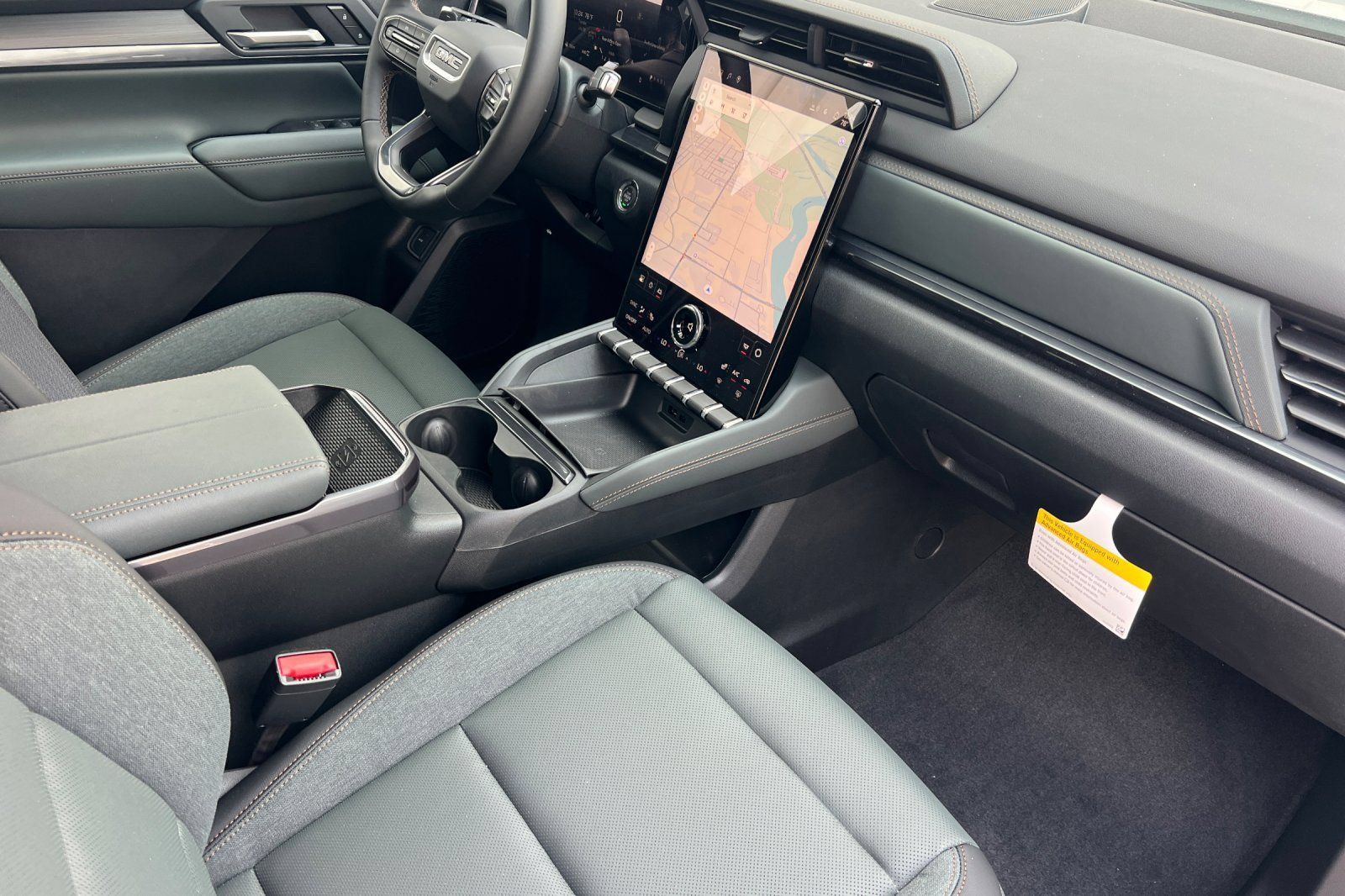 New 2027 GMC Terrain AT4 w/ Technology Package II AWD/4WD image 13
