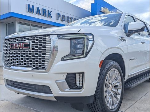 Used 2023 GMC Yukon XL Denali w/ LPO, Floor Liner Package AWD/4WD image 12
