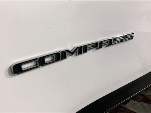Used 2025 Jeep Compass Limited AWD/4WD image 8