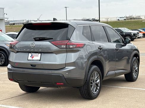 Used 2024 Nissan Rogue S image 9