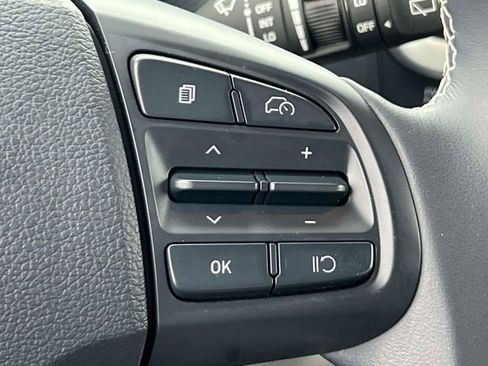 Certified 2023 Hyundai Venue Limited image 19