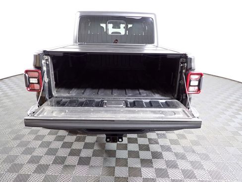 Used 2024 Jeep Gladiator Sport AWD/4WD image 16
