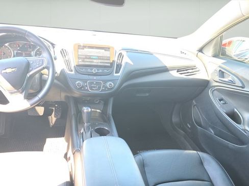 Used 2018 Chevrolet Malibu LT w/ Leather Package image 13