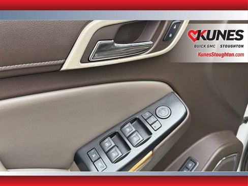 Used 2017 GMC Yukon XL Denali w/ Open Road Package AWD/4WD image 19