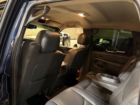 Used 2006 Chevrolet Silverado 2500 LT w/ Heavy-Duty Power Package AWD/4WD image 52