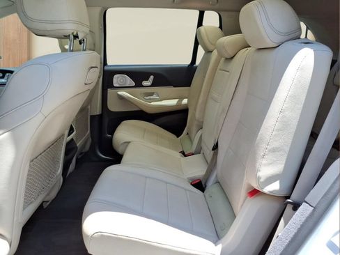 Used 2020 Mercedes-Benz GLS 450 4MATIC image 23