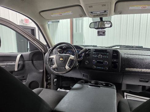 Used 2013 Chevrolet Silverado 2500 LT w/ Interior Plus Package AWD/4WD image 10