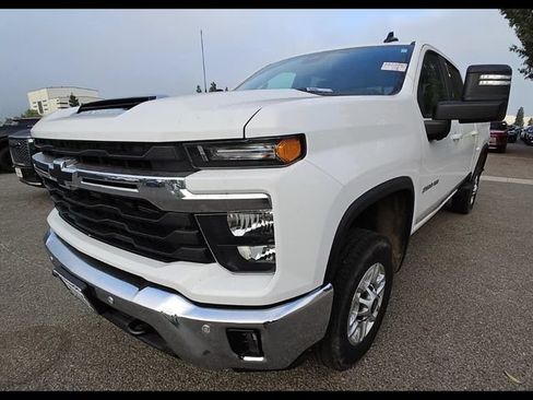 Used 2026 Chevrolet Silverado 2500 LT w/ Safety Package AWD/4WD image 3