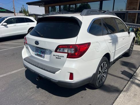 Used 2016 Subaru Outback 3.6R Limited AWD/4WD image 4