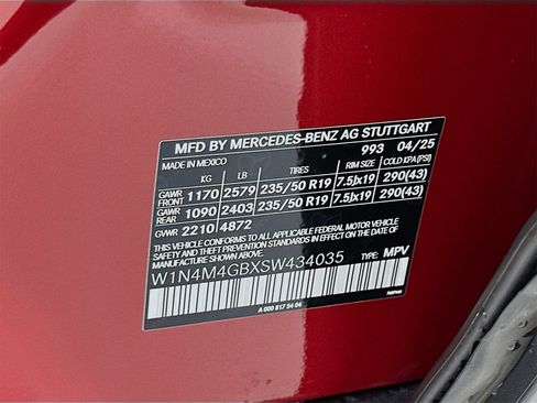 Certified 2025 Mercedes-Benz GLB 250 image 32