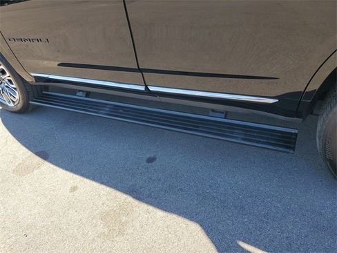 Used 2024 GMC Yukon Denali Ultimate image 37