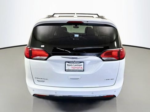 Used 2020 Chrysler Pacifica Limited FWD image 6