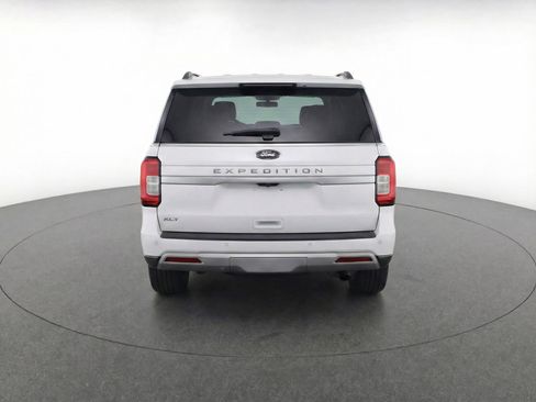 Used 2023 Ford Expedition XLT image 7