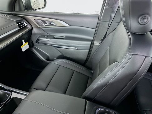 New 2026 Chevrolet Traverse LT image 23