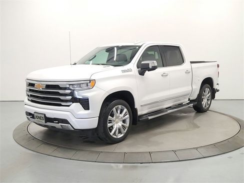 Used 2024 Chevrolet Silverado 1500 High Country w/ High Country Premium Package image 3