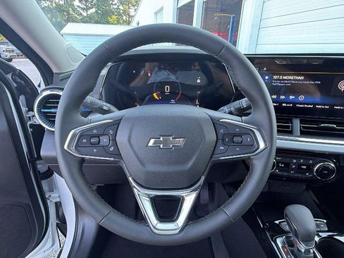 New 2026 Chevrolet Trax LT w/ Driver Confidence Package FWD image 20