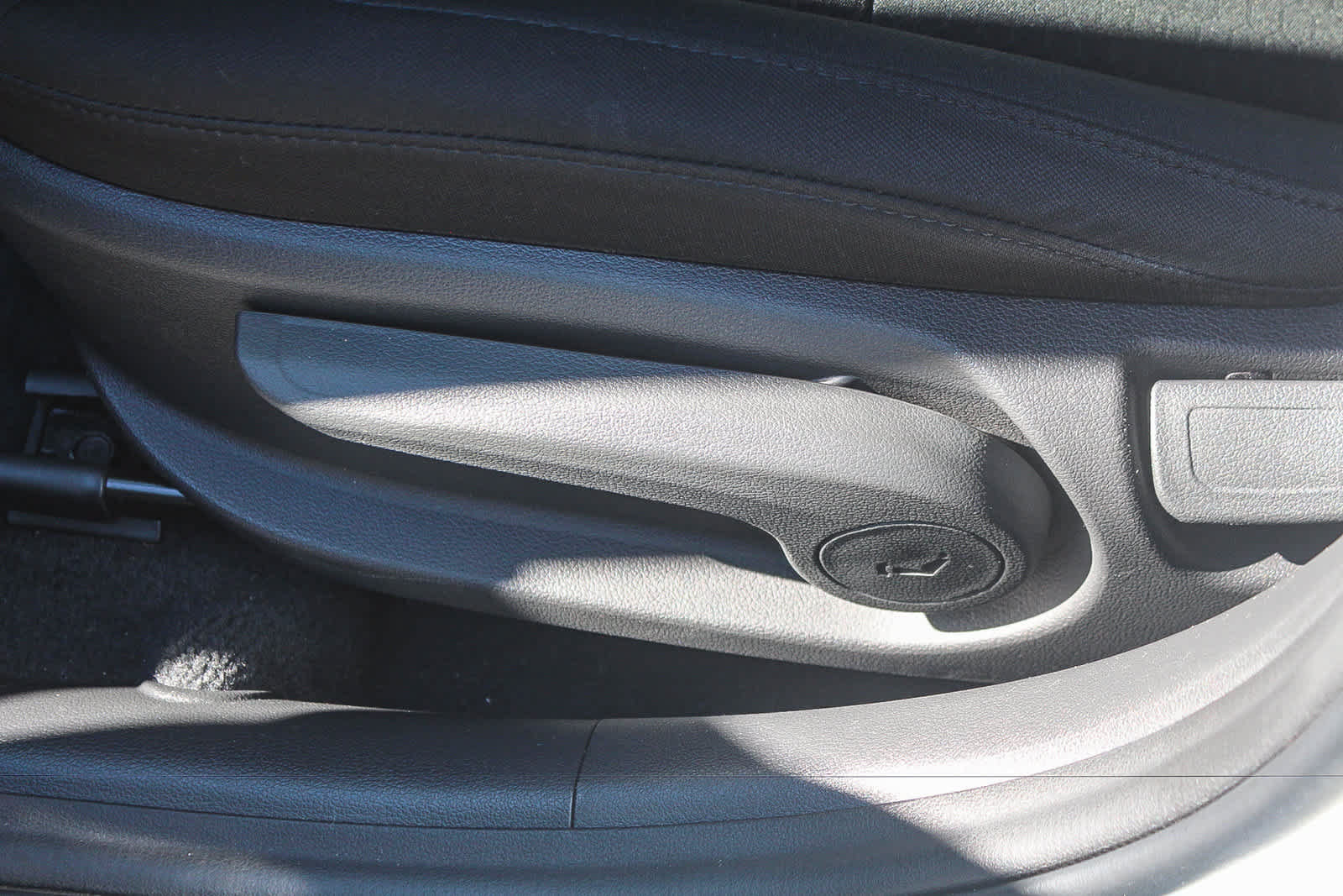 Used 2019 Hyundai Elantra SE w/ Cargo Package FWD image 27