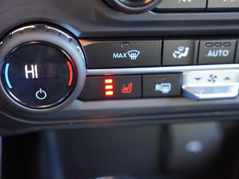 Certified 2025 Ford Bronco Big Bend w/ Black Diamond Package image 26